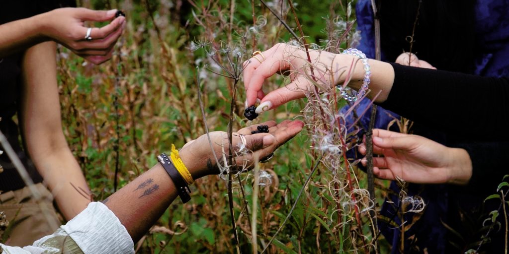 Decolonising the Outdoors: diaspora/sunago